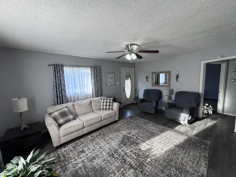 212 West Allmon Street Salem IL 62881