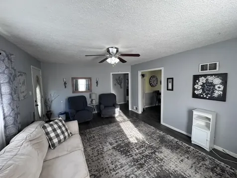 212 West Allmon Street Salem IL 62881