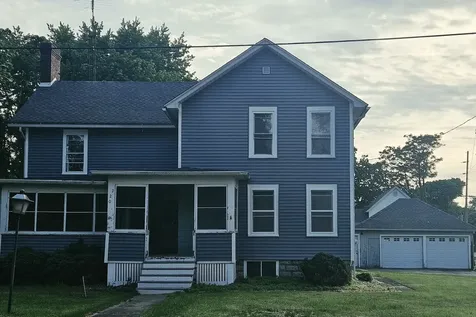 220 North East Street Earlville IL 60518