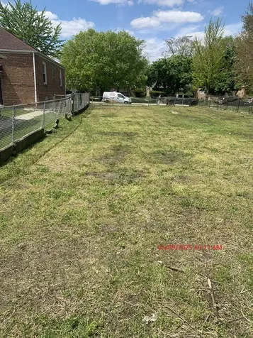10013 South Hoxie Avenue Chicago IL 60617