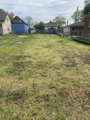 10013 South Hoxie Avenue Chicago IL 60617