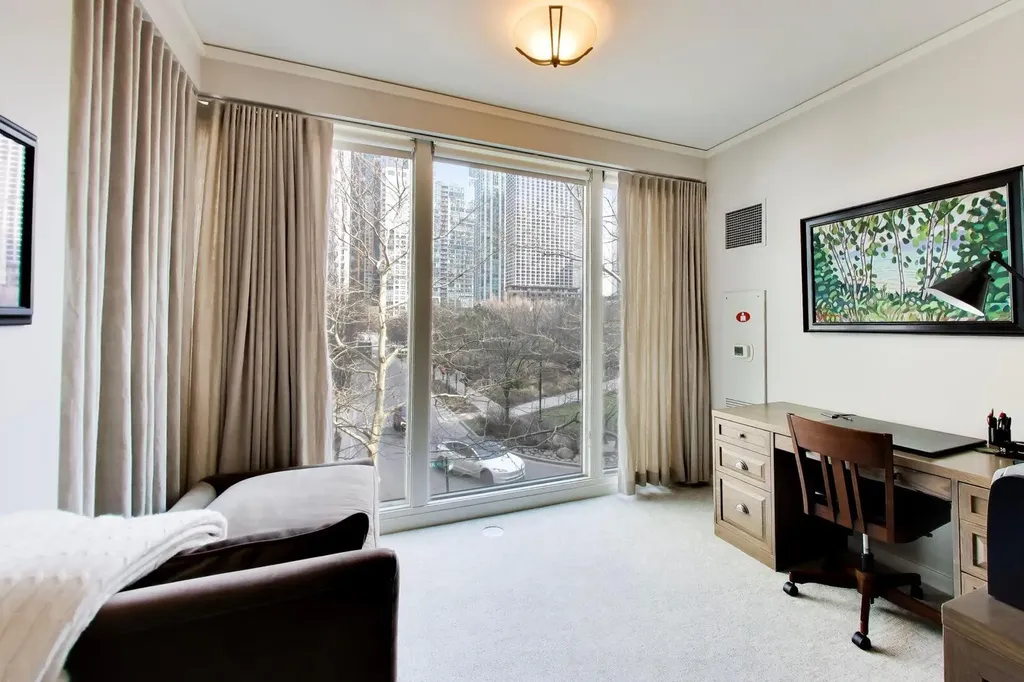 208 North Park Drive Chicago IL 60601