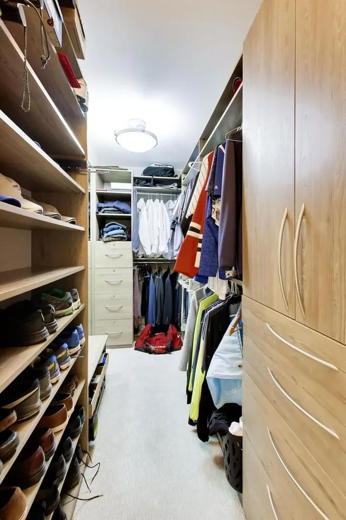 208 North Park Drive Chicago IL 60601