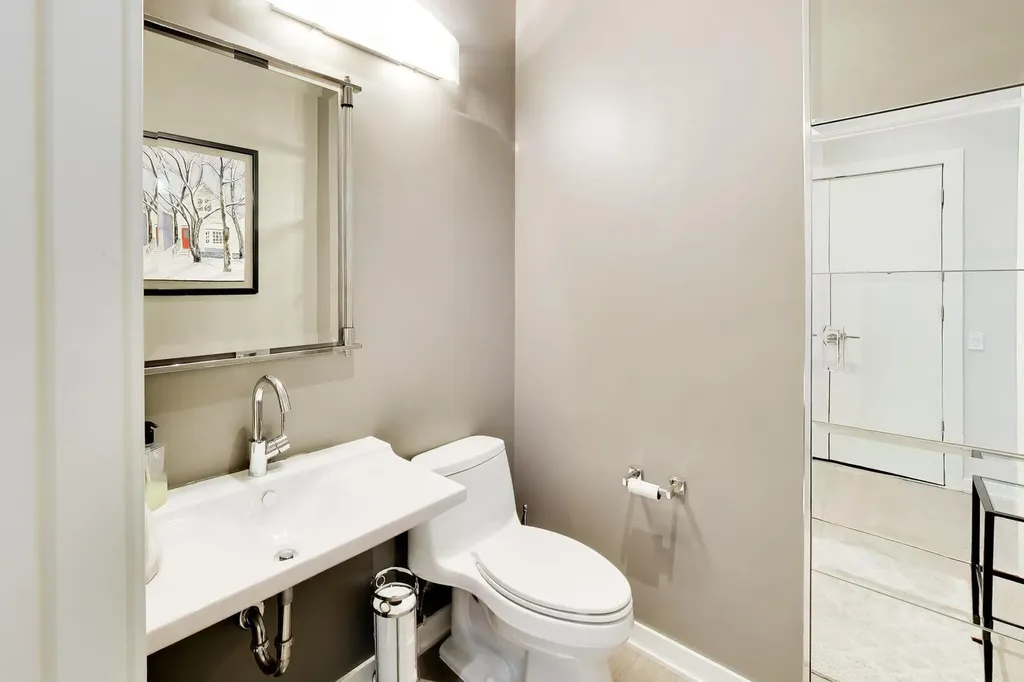 208 North Park Drive Chicago IL 60601