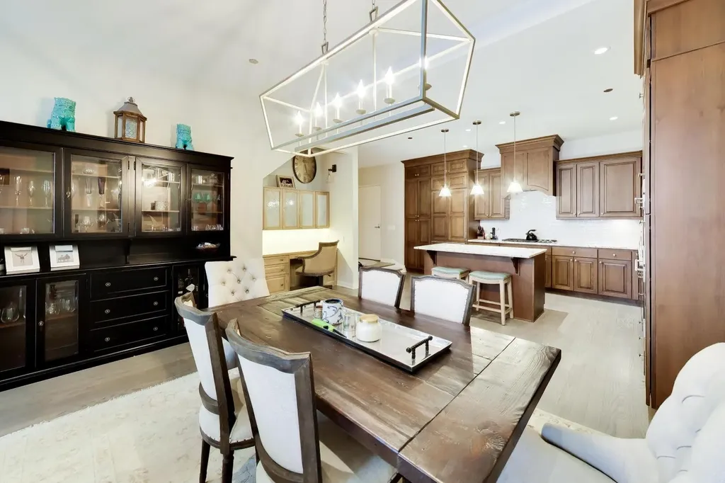 208 North Park Drive Chicago IL 60601