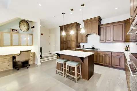 208 North Park Drive Chicago IL 60601