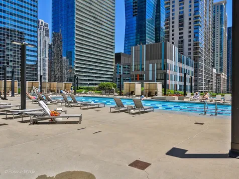 208 North Park Drive Chicago IL 60601