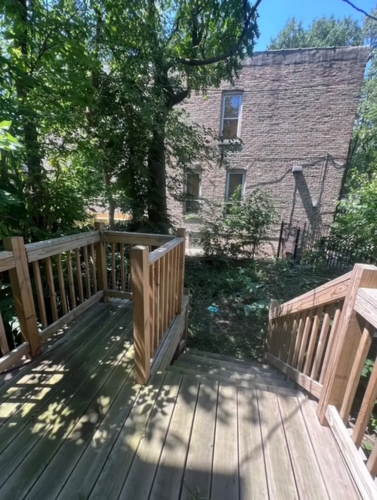 6756 South Lafayette Avenue Chicago IL 60621