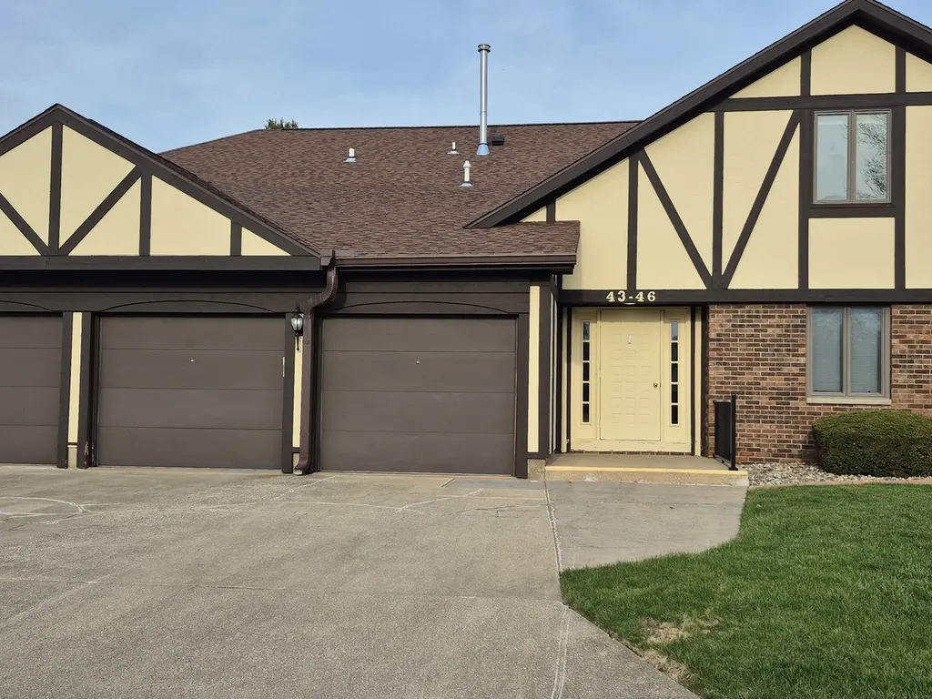 43 Crystal Court Pontiac IL 61764