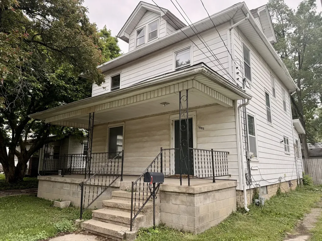 1005 East Main Street Clinton IL 61727