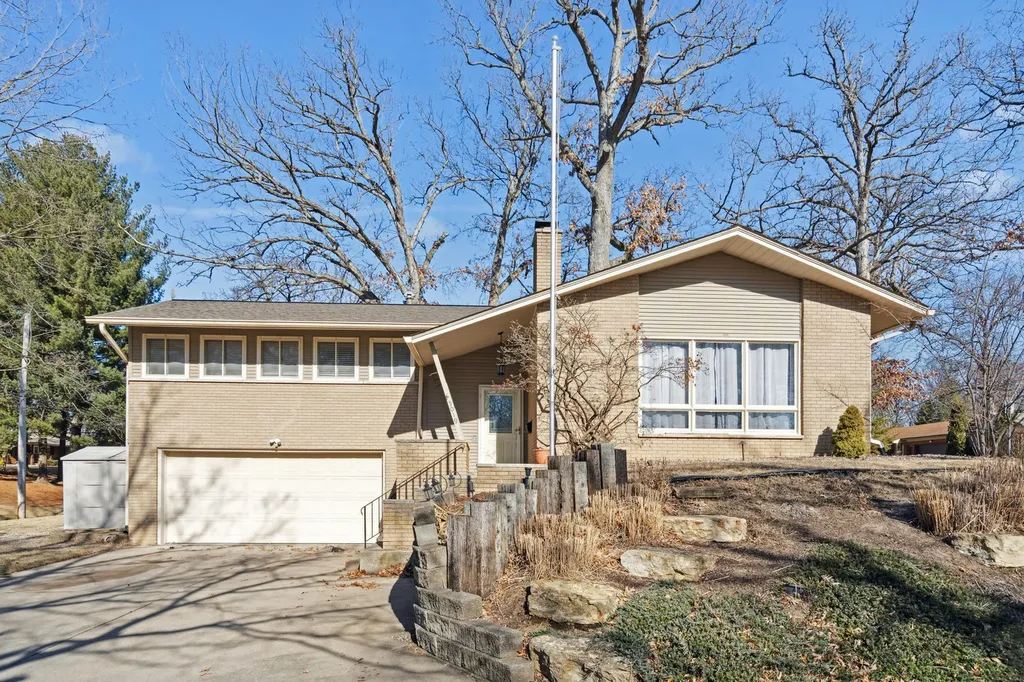 5019 34TH Avenue A Moline IL 61265