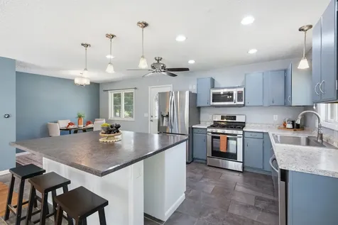 5019 34TH Avenue A Moline IL 61265
