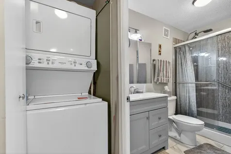 2000 Saint Regis Drive Lombard IL 60148
