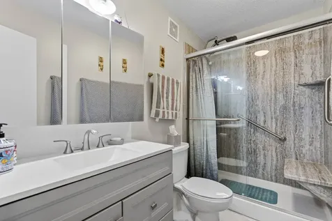 2000 Saint Regis Drive Lombard IL 60148