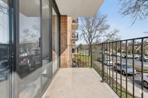 2000 Saint Regis Drive Lombard IL 60148