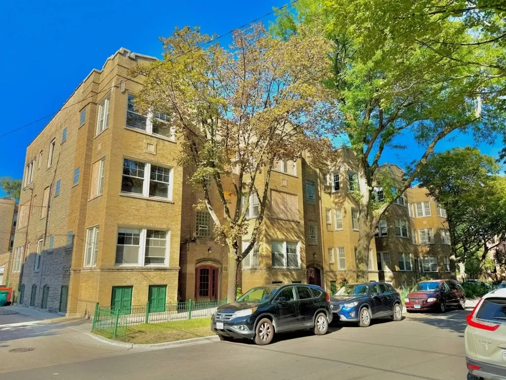 1906 West Ainslie Street Chicago IL 60640