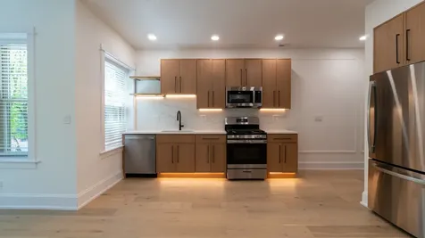 1906 West Ainslie Street Chicago IL 60640