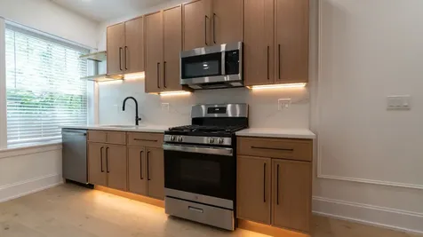 1906 West Ainslie Street Chicago IL 60640