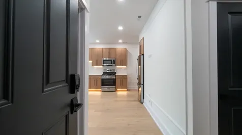 1906 West Ainslie Street Chicago IL 60640