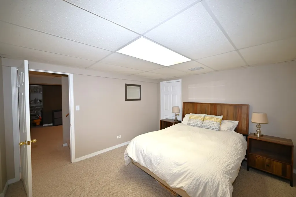 1216 William Drive Lake Zurich IL 60047