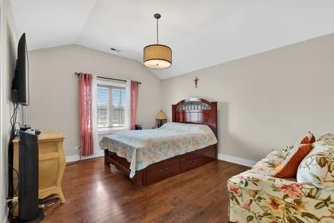 8166 West 87th Street Hickory Hills IL 60457