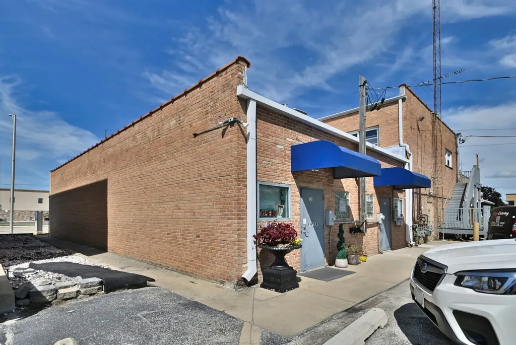 329-31 North Addison Road Addison IL 60101