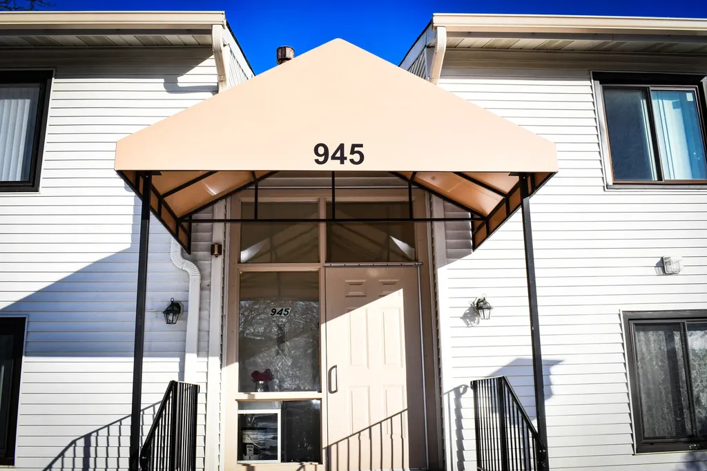 945 Commonwealth Court Vernon Hills IL 60061