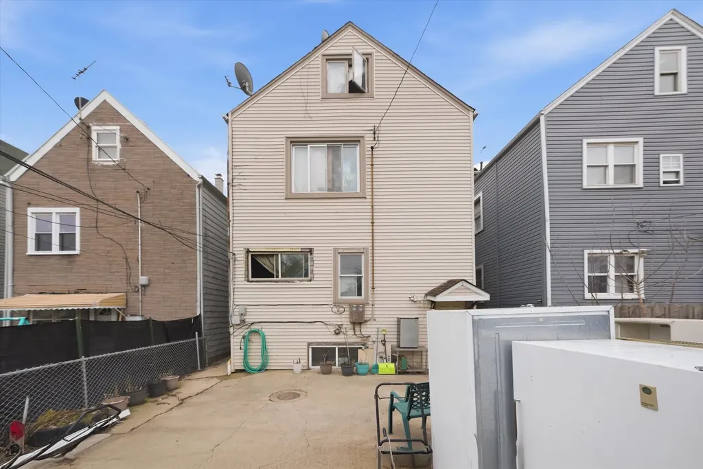 4937 South Hoyne Avenue Chicago IL 60609