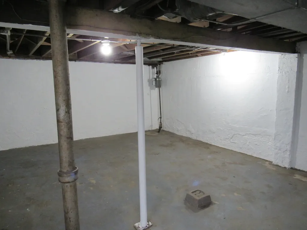 8756 South Kimbark Avenue Chicago IL 60619