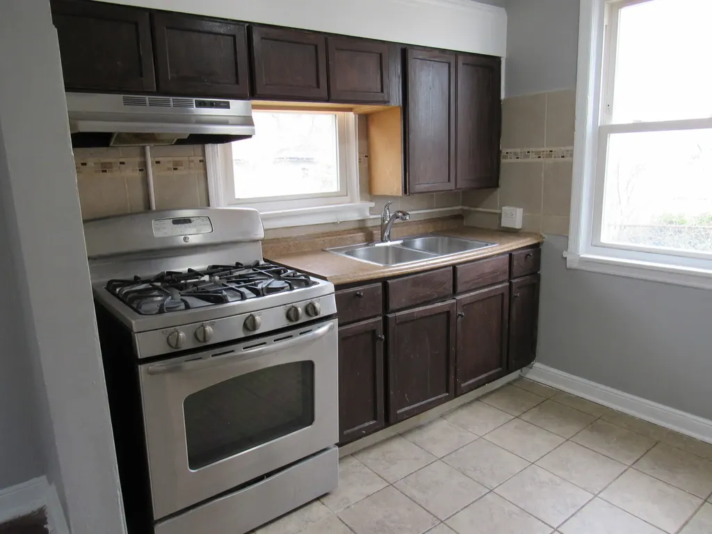 8756 South Kimbark Avenue Chicago IL 60619