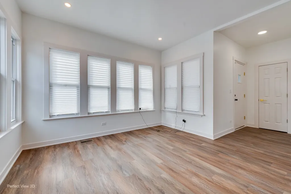 318 West 112th Street Chicago IL 60628
