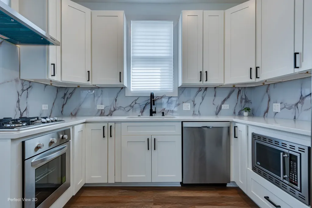318 West 112th Street Chicago IL 60628