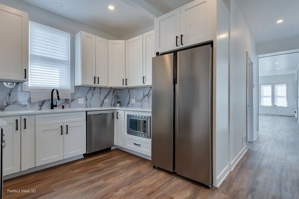 318 West 112th Street Chicago IL 60628