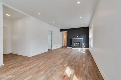 318 West 112th Street Chicago IL 60628