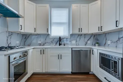 318 West 112th Street Chicago IL 60628