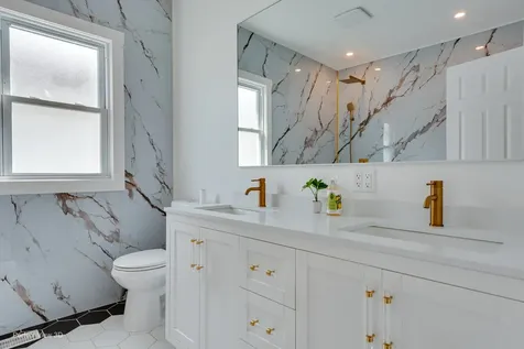 318 West 112th Street Chicago IL 60628
