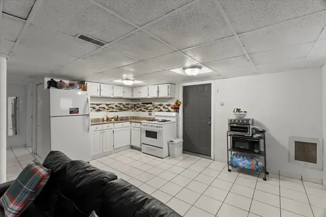 7431 North Hoyne Avenue Chicago IL 60645