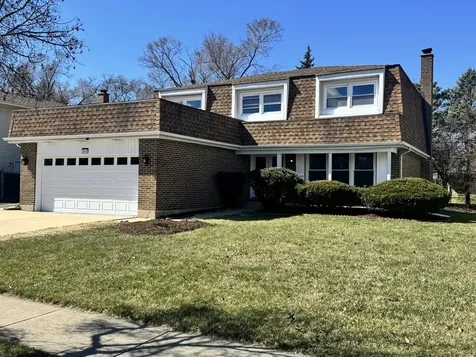940 Tanglewood Drive Wheeling IL 60090