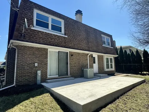 940 Tanglewood Drive Wheeling IL 60090