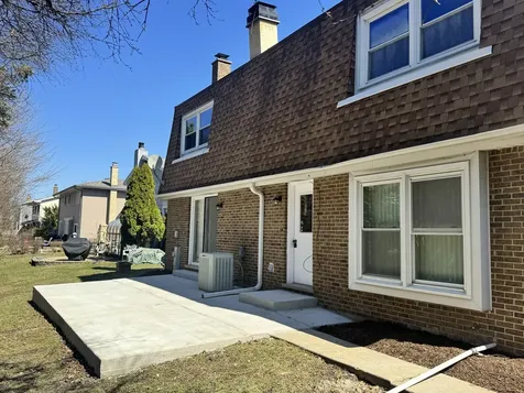 940 Tanglewood Drive Wheeling IL 60090