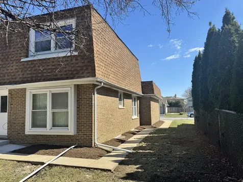 940 Tanglewood Drive Wheeling IL 60090