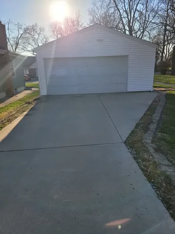 18237 Oakwood Avenue Lansing IL 60438