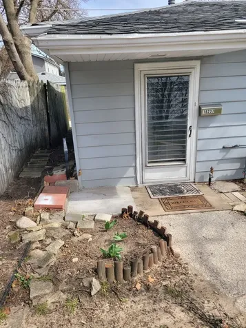 18237 Oakwood Avenue Lansing IL 60438