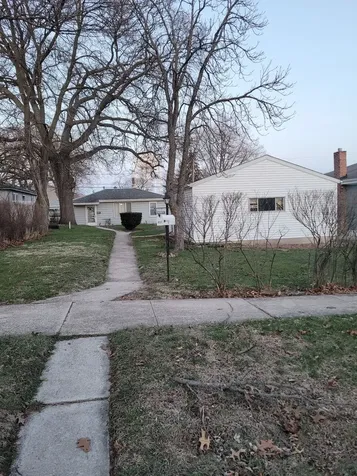 18237 Oakwood Avenue Lansing IL 60438