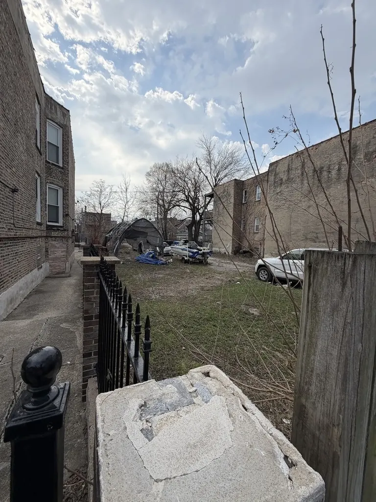 4021 West Jackson Boulevard Chicago IL 60624