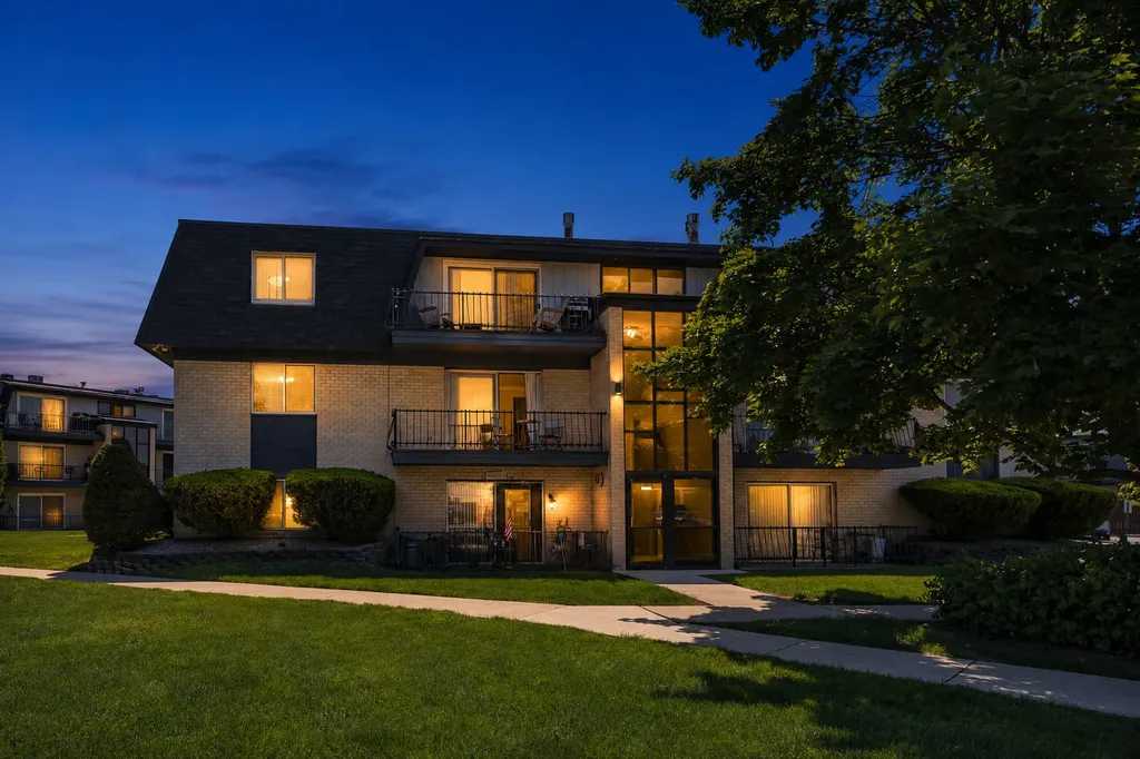 11124 South 84th Avenue Palos Hills IL 60465