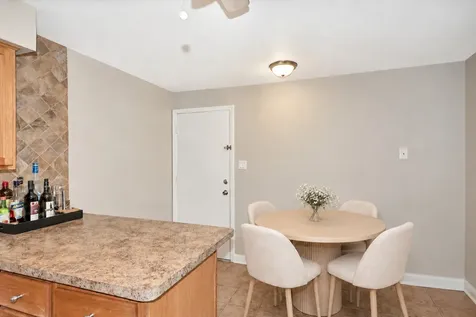 11124 South 84th Avenue Palos Hills IL 60465