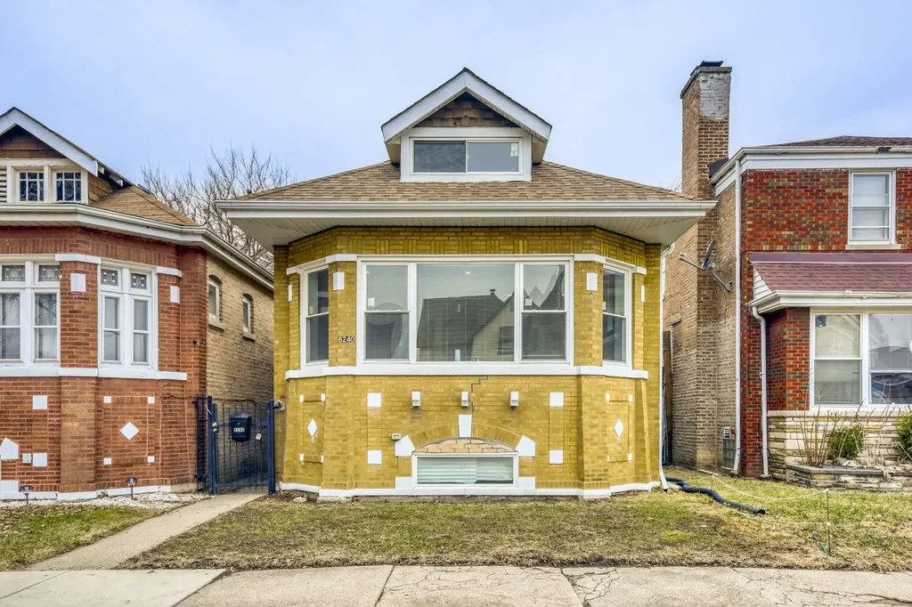 8240 South Wolcott Avenue Chicago IL 60620