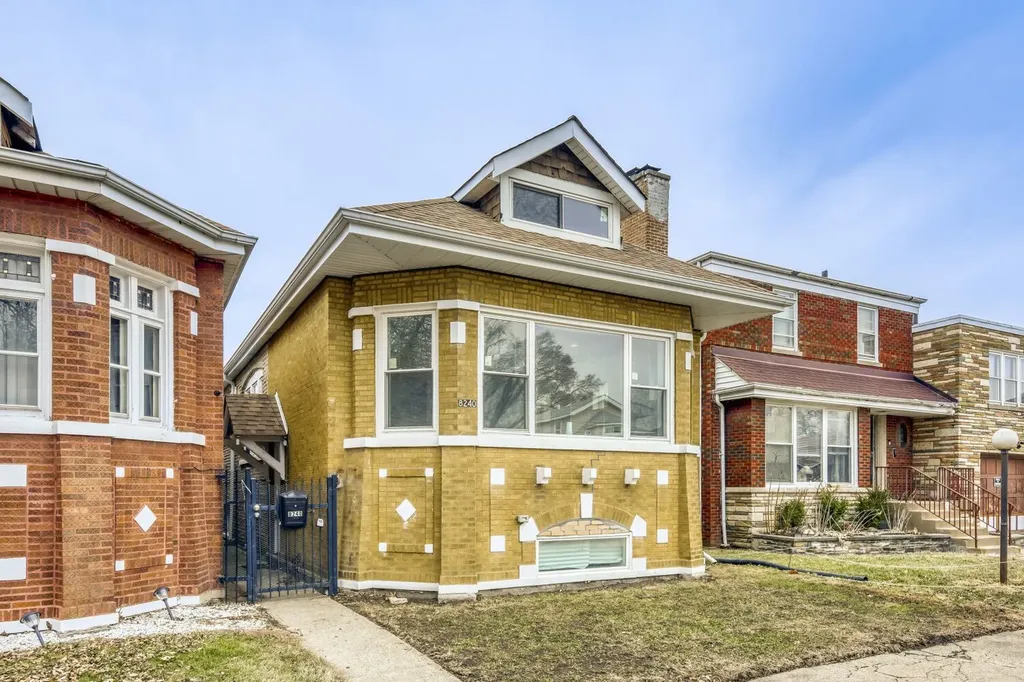 8240 South Wolcott Avenue Chicago IL 60620