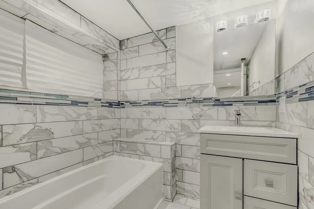 8240 South Wolcott Avenue Chicago IL 60620